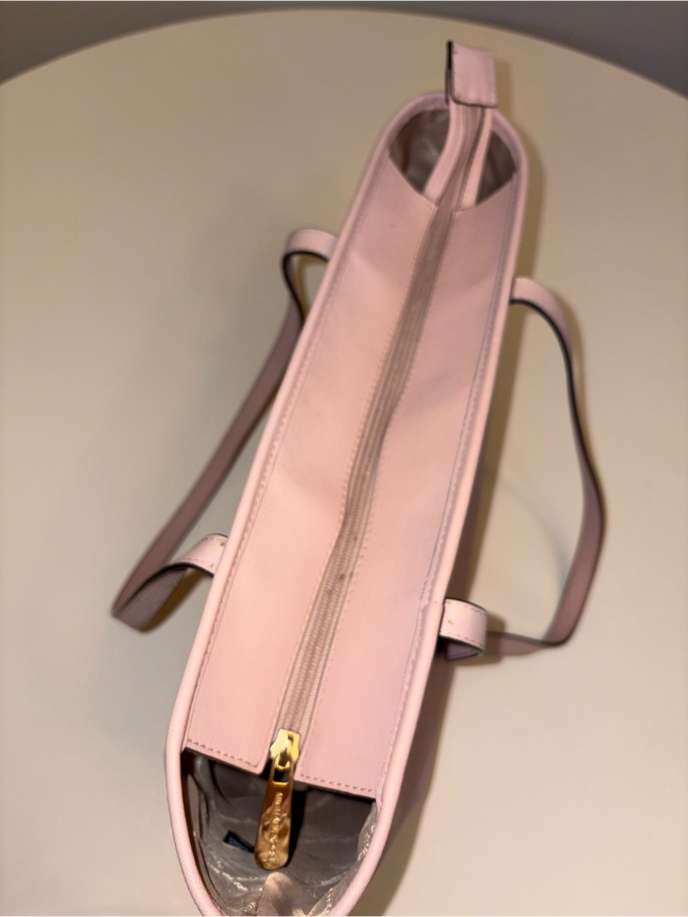 MICHAEL KORS Light Pink Purse with Gold Hardware - Picture 4 of 5